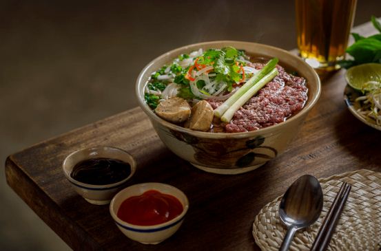 Pho-bo-beef-noodle-hanoi-vietnam-1
